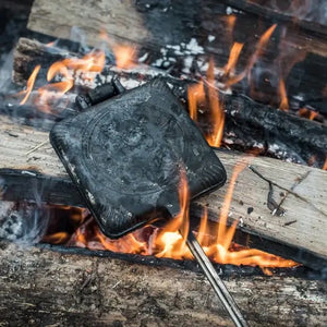 Ketaus sumuštinių keptuvė PETROMAX