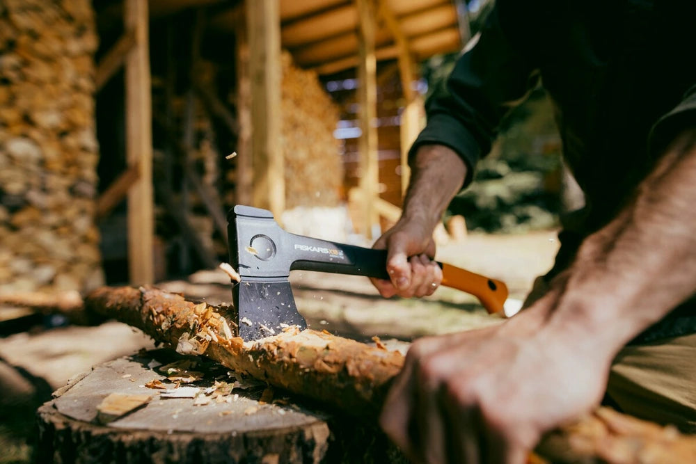 Kirvis Fiskars X18