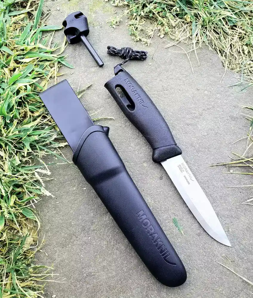 Stovyklavimo peilis su ugnies skeltuvu Morakniv® Companion Spark